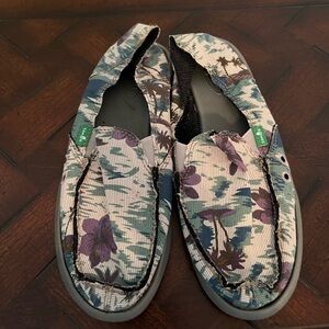 Sanuk Donna Hawaiian Floral Slip ons